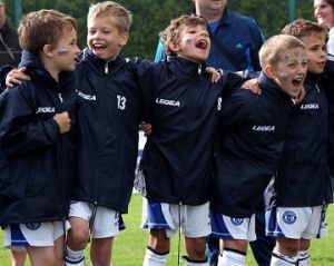 Statya-pro-11-otlichiy-trenera.-Skameyka-likuet.jpg